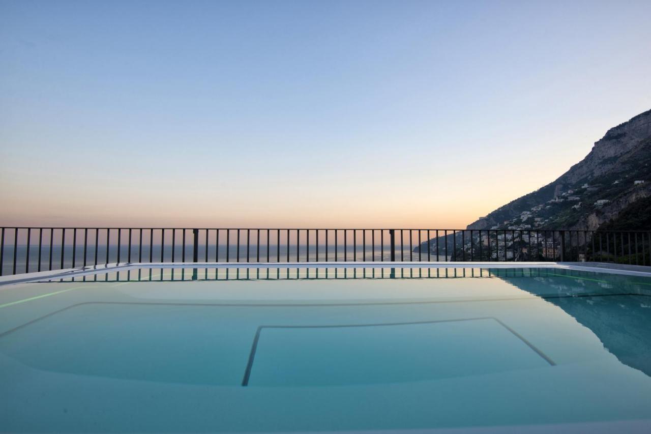Amore Rentals - Palazzo Della Storia Amalfi Exterior photo