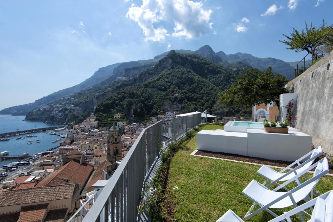 Amore Rentals - Palazzo Della Storia Amalfi Exterior photo