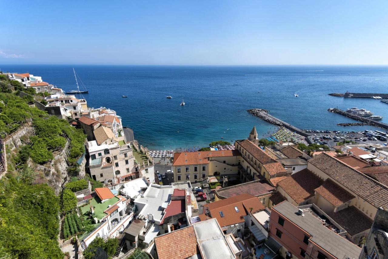 Amore Rentals - Palazzo Della Storia Amalfi Exterior photo
